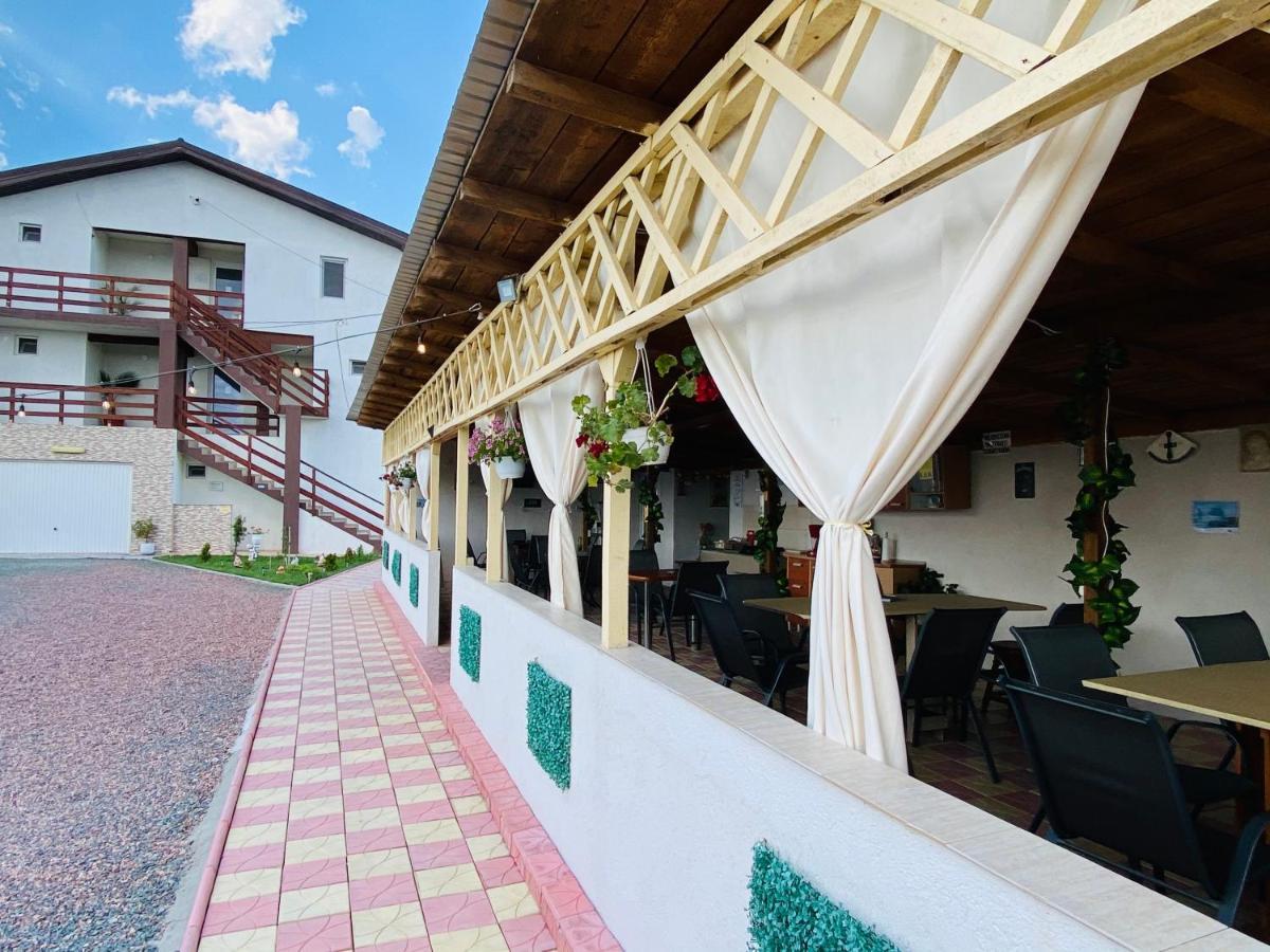 Hotel Casa Irina 2Mai à Două Mai Extérieur photo