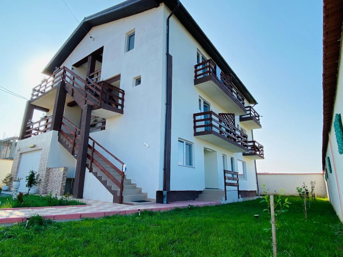 Hotel Casa Irina 2Mai à Două Mai Extérieur photo