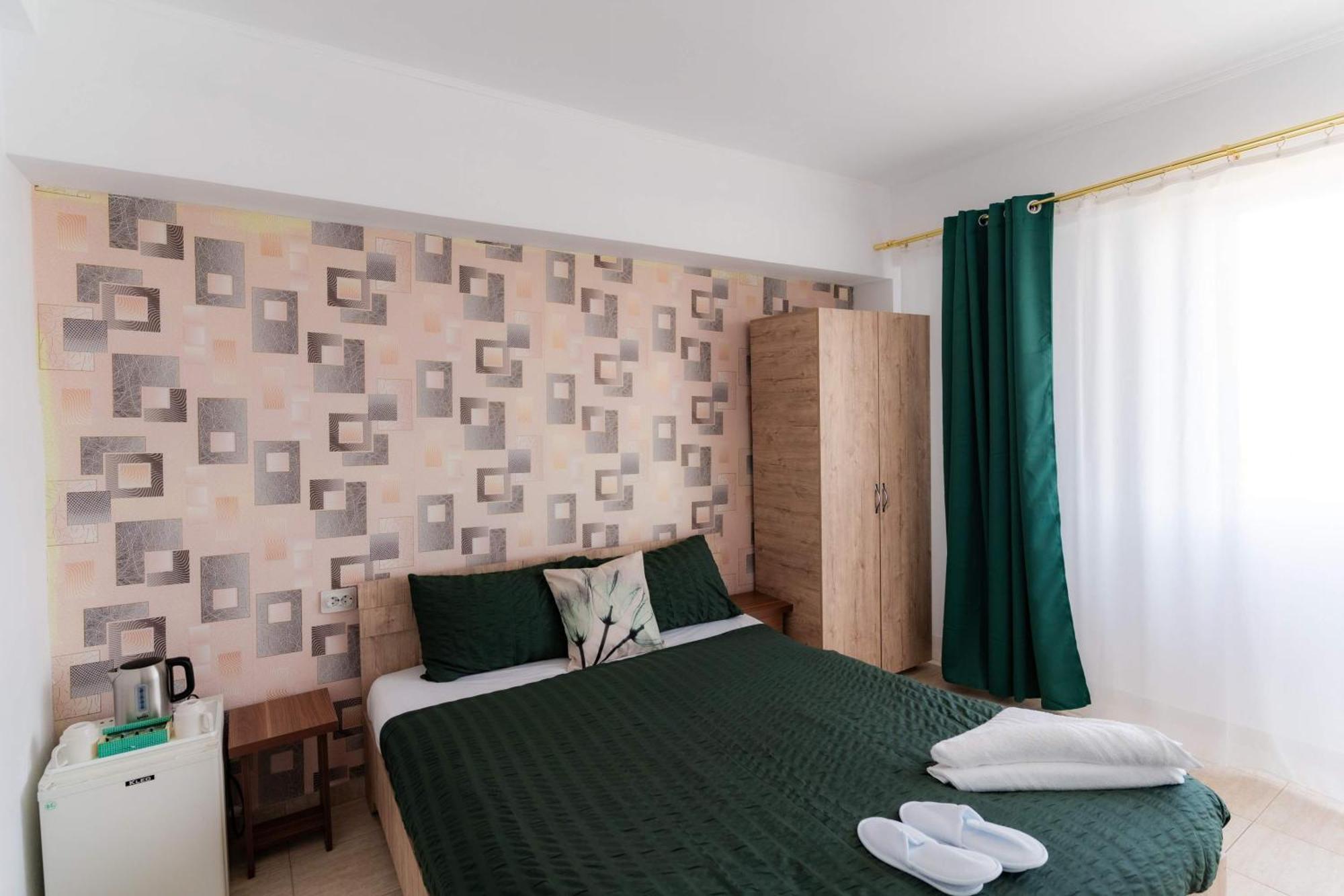 Hotel Casa Irina 2Mai à Două Mai Extérieur photo