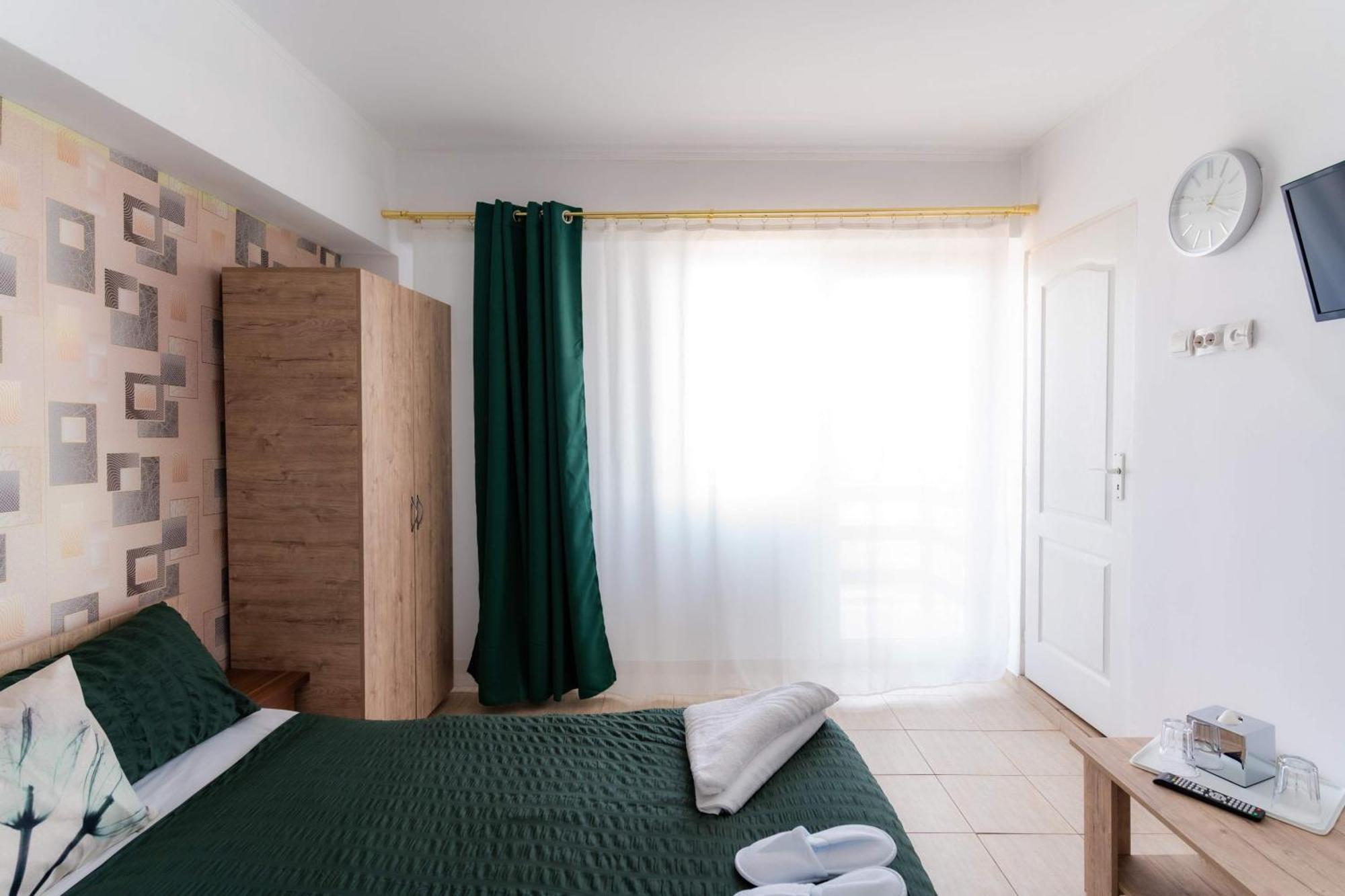 Hotel Casa Irina 2Mai à Două Mai Extérieur photo