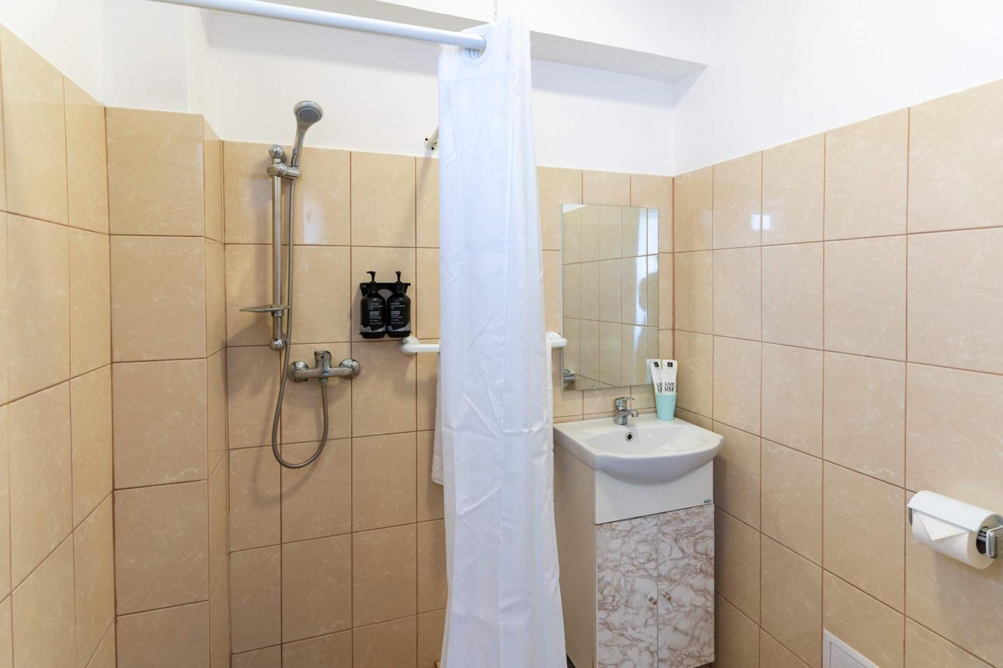 Hotel Casa Irina 2Mai à Două Mai Extérieur photo