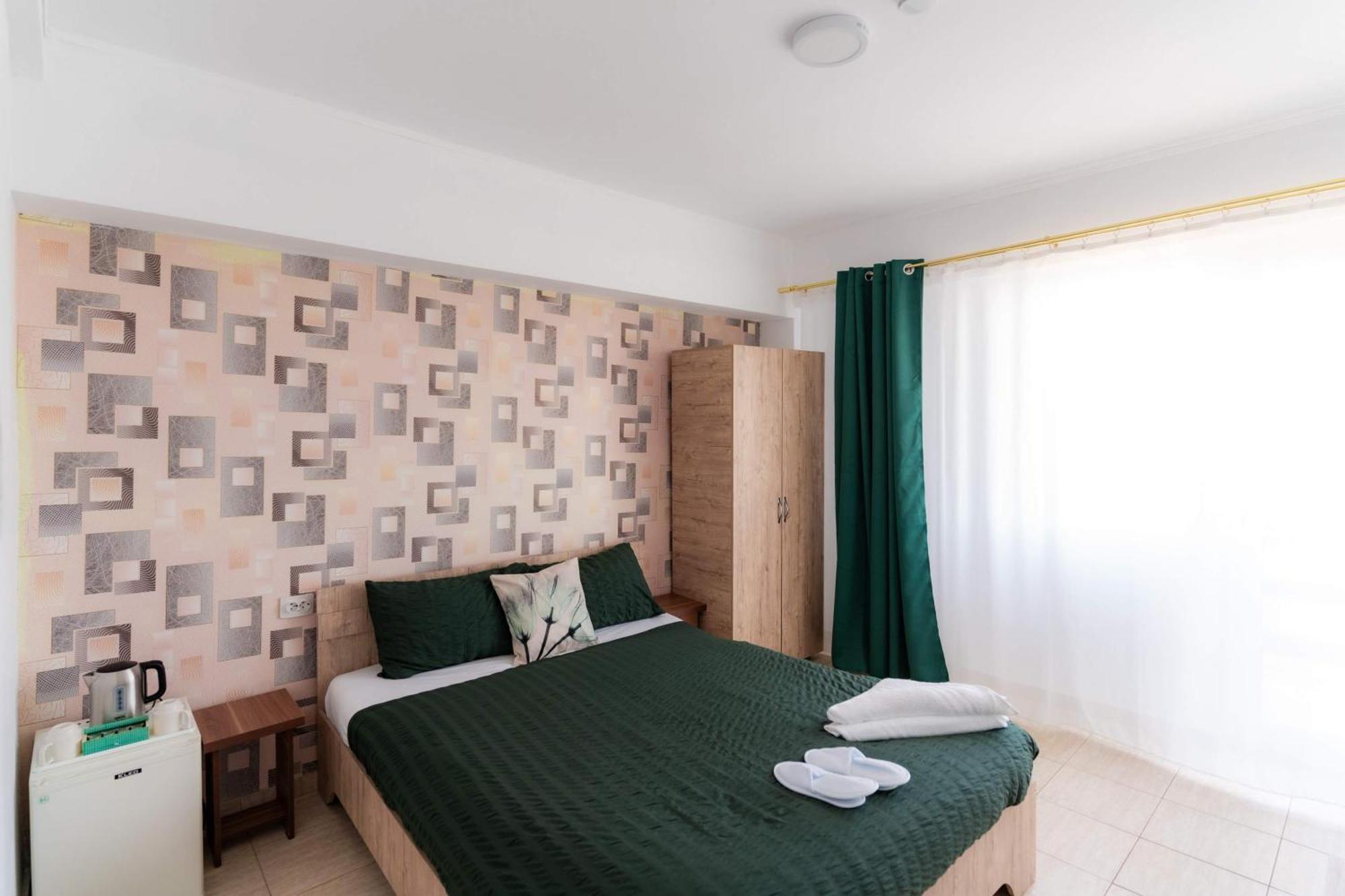 Hotel Casa Irina 2Mai à Două Mai Extérieur photo