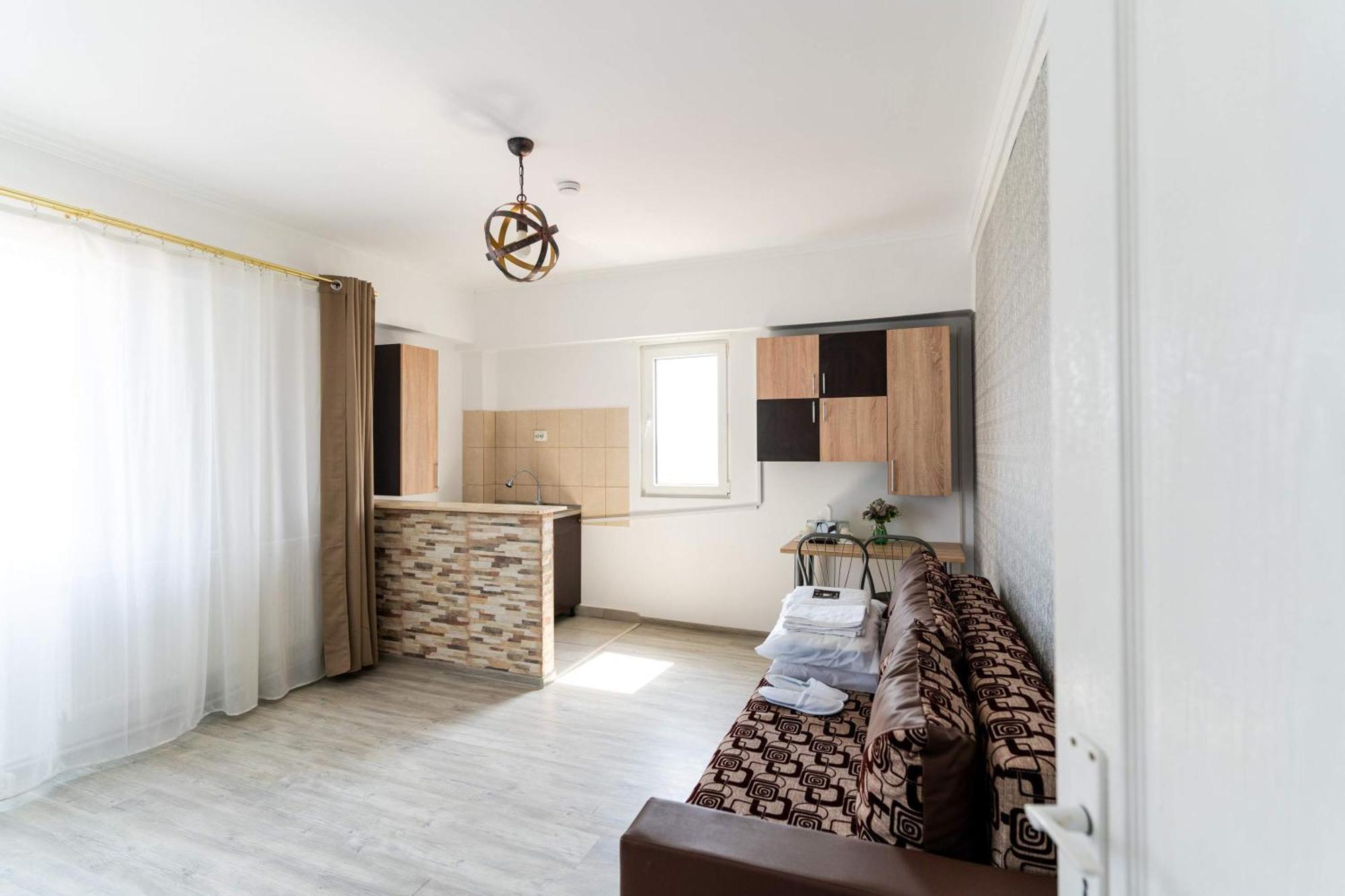 Hotel Casa Irina 2Mai à Două Mai Extérieur photo
