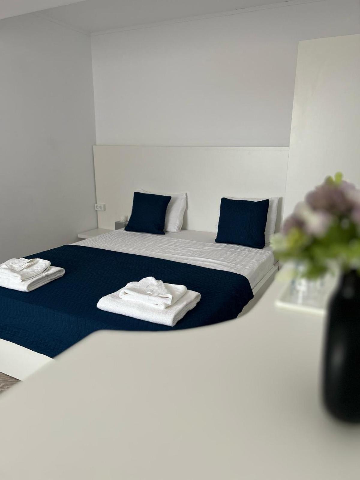 Hotel Casa Irina 2Mai à Două Mai Extérieur photo